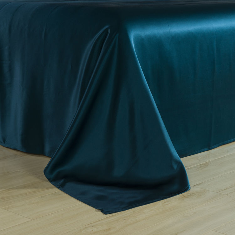 Factory Supply Nontoxic Natural Breathable Silk Bedsheets Sets with Duvet Cover in Queen Size