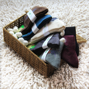 Wholesale Women's Luxury Silk Cashmere Ankle Socks for Cold Winter Weather